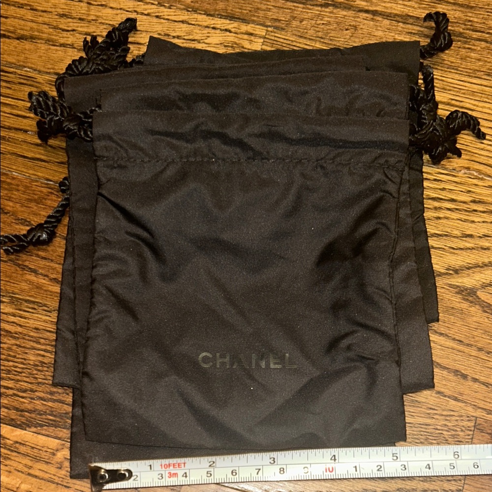 CHANEL Elegant Black Dust Bags (5 x 5) - Picture 4 of 4